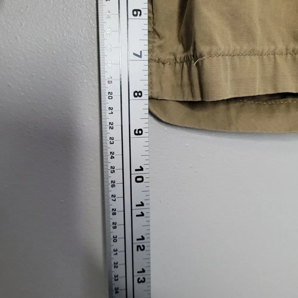 Levi's tan cargo pockets loose fit shorts size 38